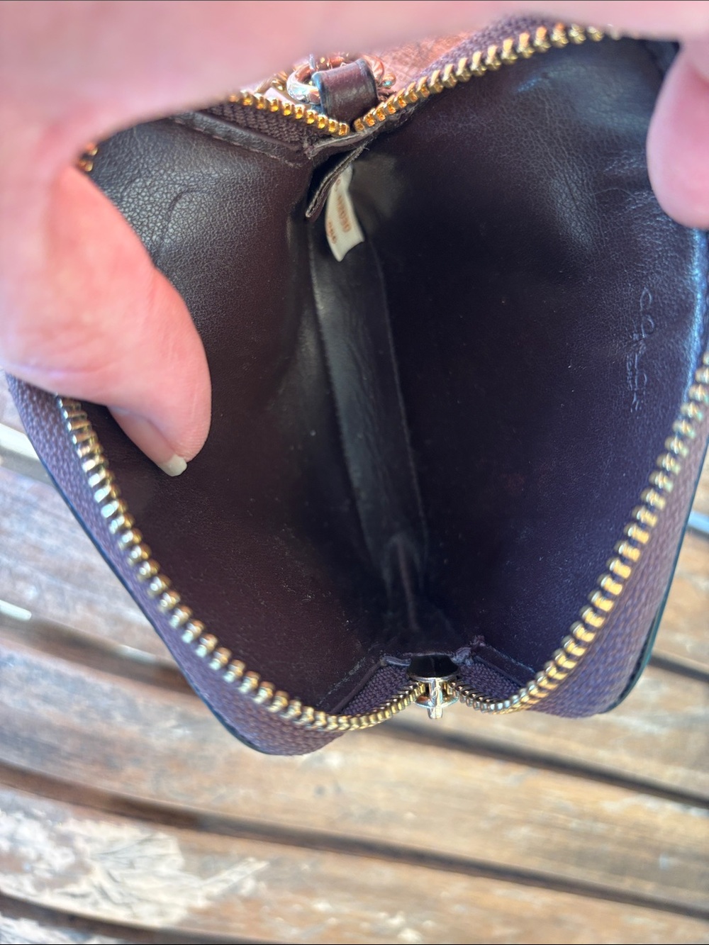 Authentic Coach Zip Card Case. - Picture 3 of 9